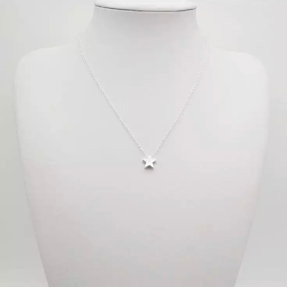 ‼️CLEARANCE‼️Gorgeous Star Necklace - Picture 8 of 11